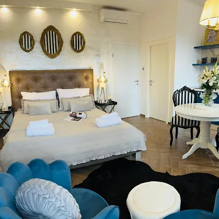 La Dolce In The Center With Private Parking Pula