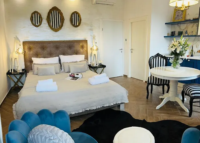 La Dolce In The Center With Private Parking Pula