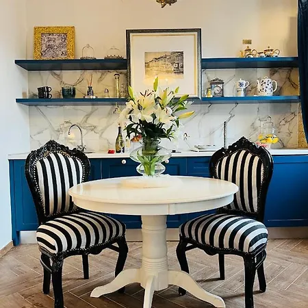 La Dolce In The Center With Private Parking *