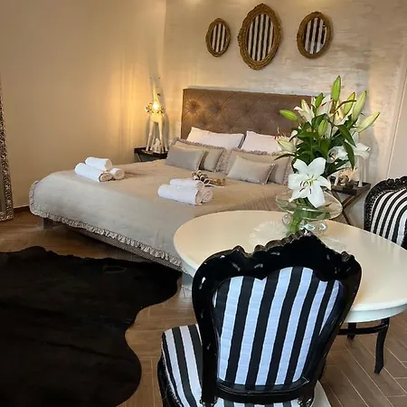 Apartament La Dolce In The Center With Private Parking