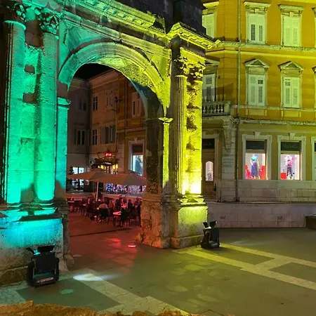 La Dolce In The Center With Private Parking Апартаменты *